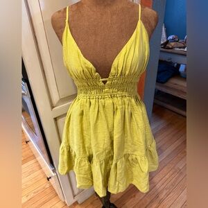 Vestique Light Green Ruched Top
